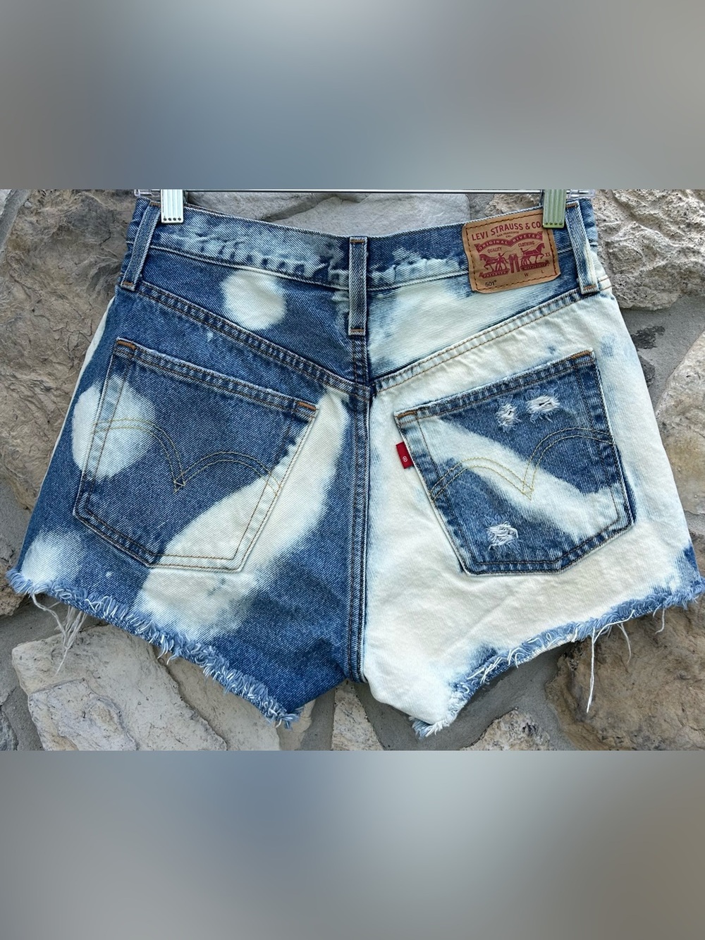 Levis 501 Shorts Womens Size 27 Button Fly Cut Off Raw Hem Casual Festival Beach